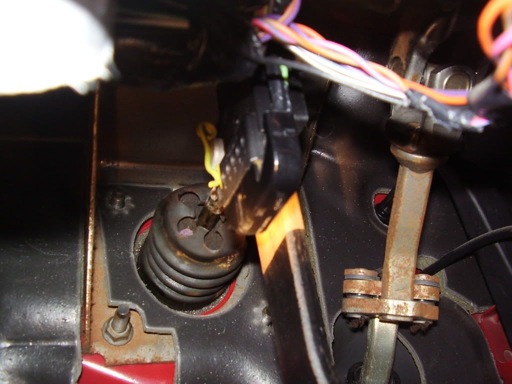 How to Brakelight/stoplight switch replacement (LOTS OF PICS) Ford