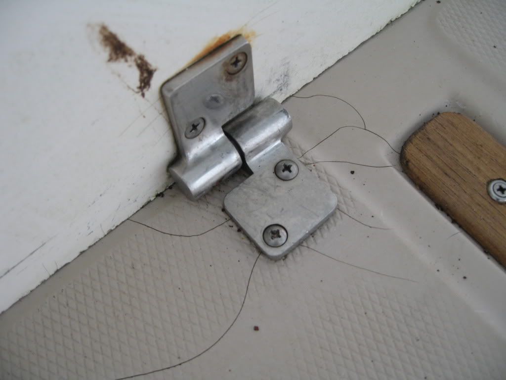 Alb24ExpressFloorCracks005.jpg