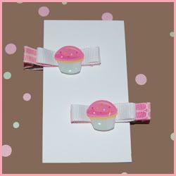 Pink cupcake clips