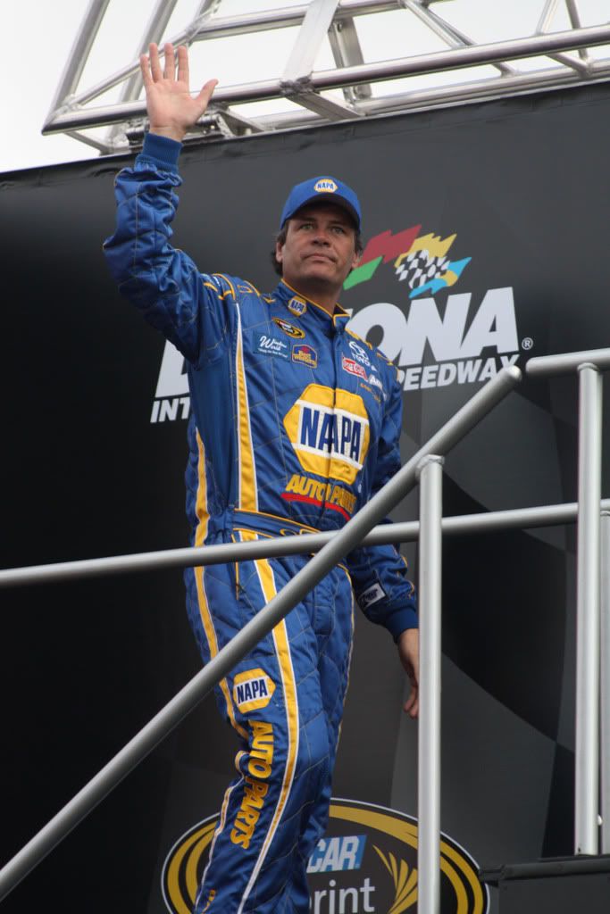 IMAGE: http://i286.photobucket.com/albums/ll109/flyguytki/IMG_2888.jpg