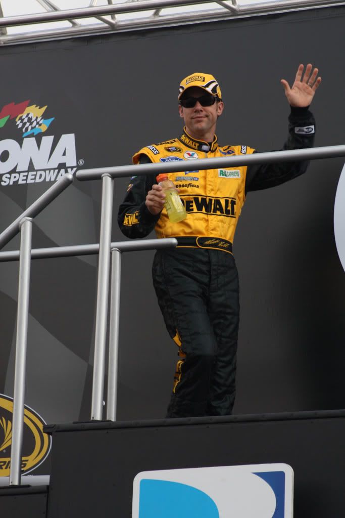 IMAGE: http://i286.photobucket.com/albums/ll109/flyguytki/kenseth2.jpg