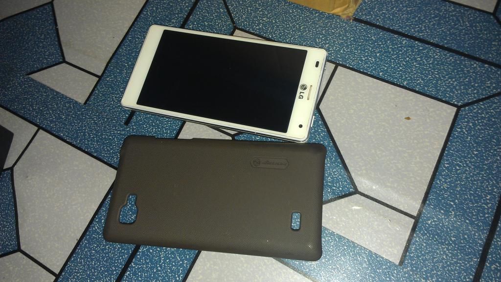 Bán LG p880 (4x hd)zin 100%full box và máy xác samsung s2 & r800i - 1