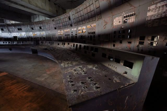4-InterioroftheChernobylNuclearPowe.jpg