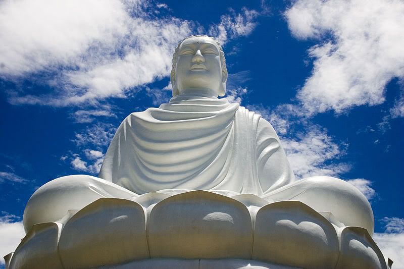 800px-Buddha_statue2C_Nha_Trang.jpg