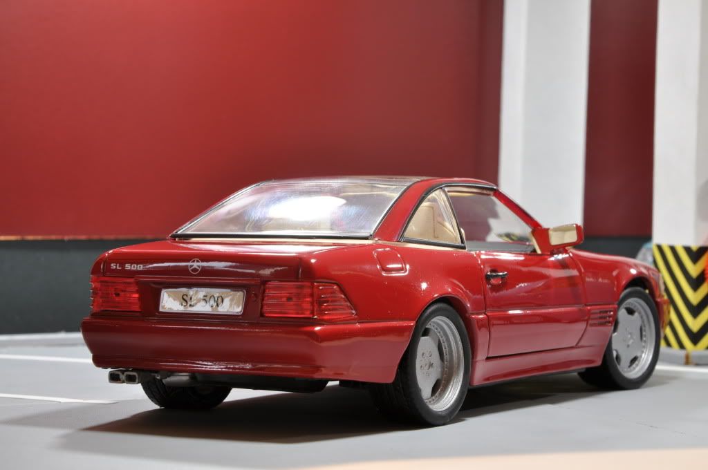 Scale model car Mercedes 500SL Silver Metallic 1:18 - R129 Shop