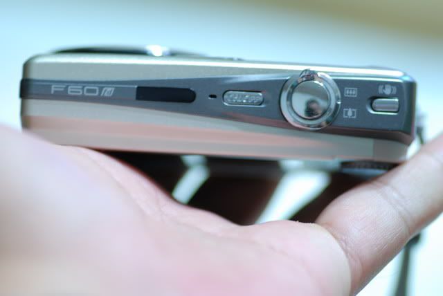 FUJIFILM F60fd 韆萬畫素口袋機