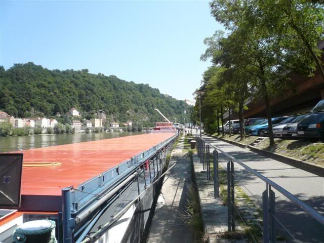 Barge on the Donau