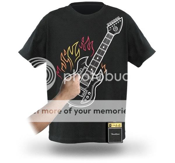 T-Shirt com Guitarra Electrónica